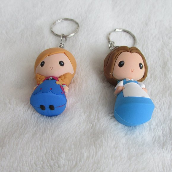 Two Disney Figural Keyrings FROZEN Belle Peasant (S5) and Anna (S2) - Picture 4 of 5